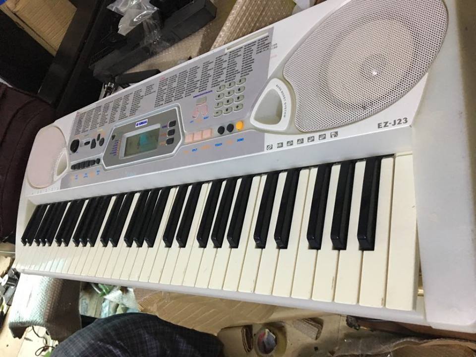 Đàn organ Yamaha EZ-J23