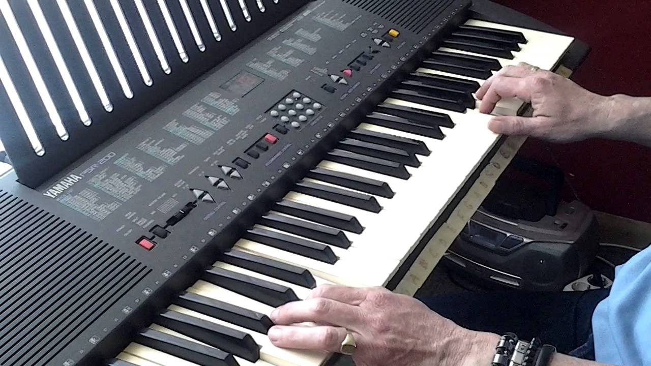 Đàn organ Yamaha PSR-200