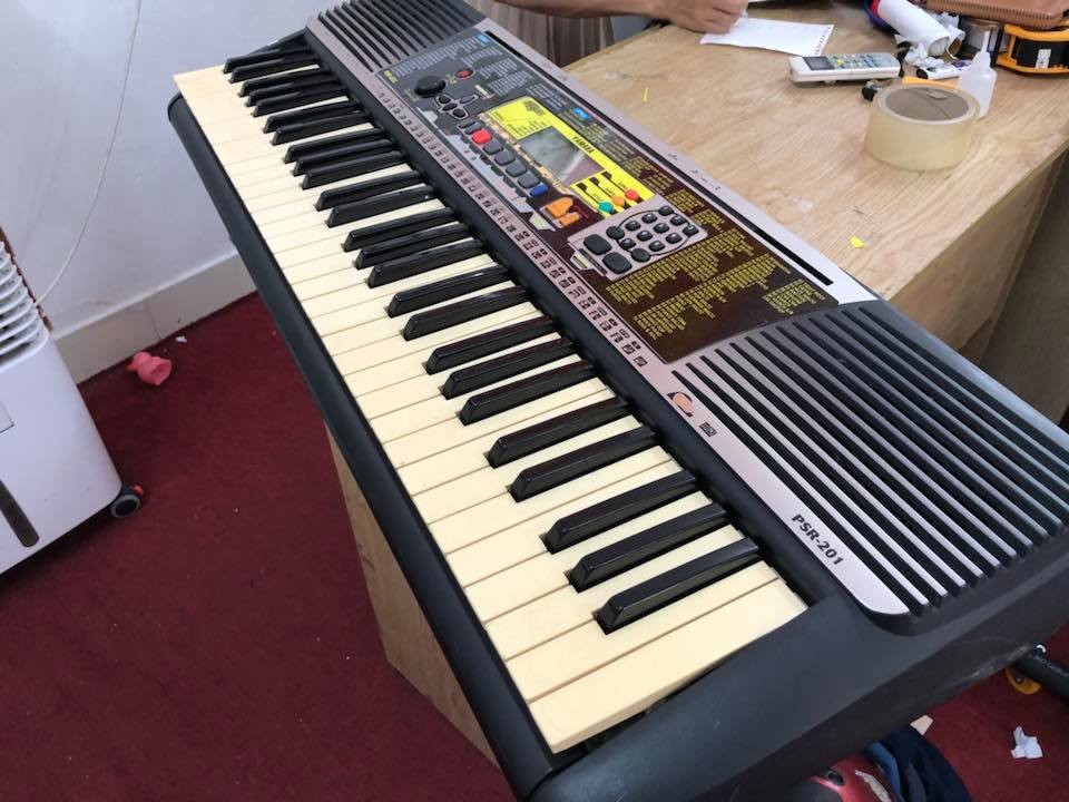 Đàn organ Yamaha PSR 201