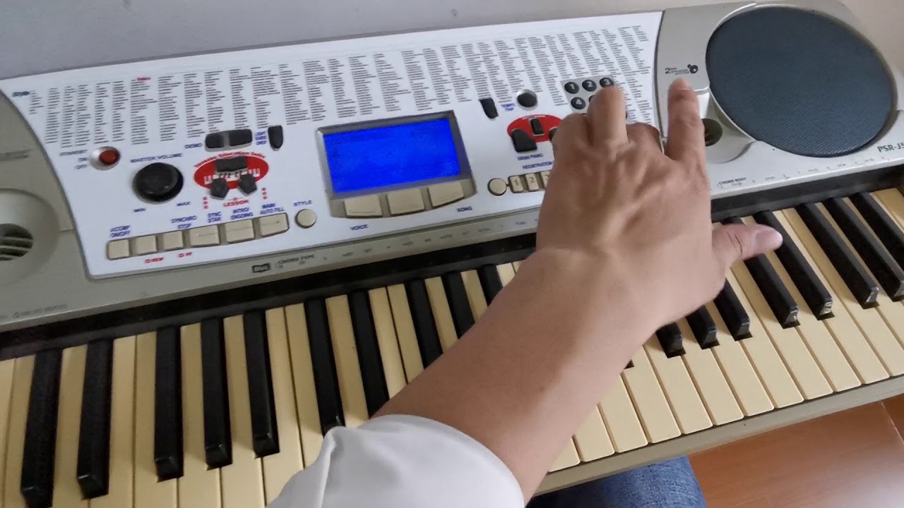 Đàn organ Yamaha PSR-J51