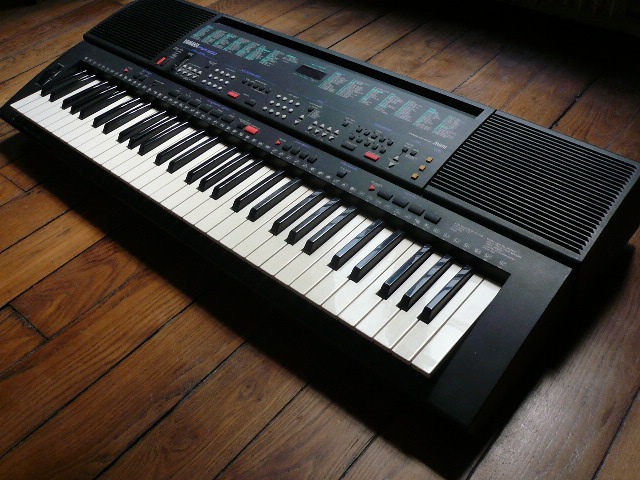 Đàn organ Yamaha PSR-400